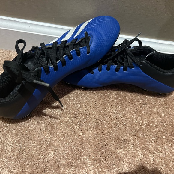 Adidas cleats (size 7) - Picture 2 of 4